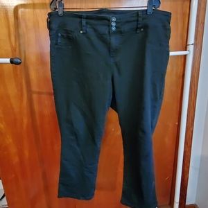 Black denim stretchy capris pants